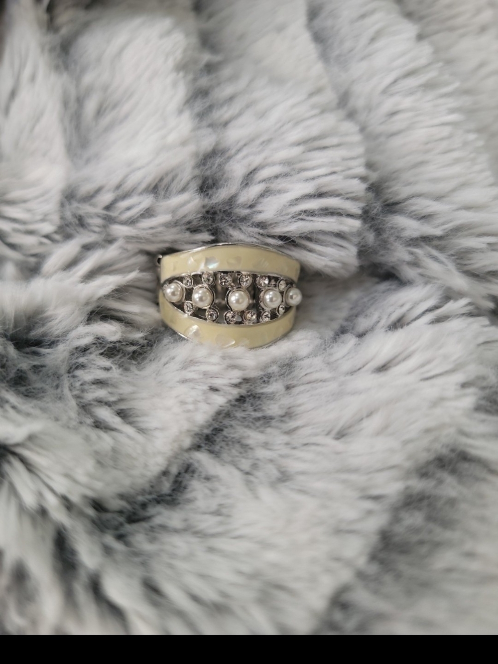 Royal Treasury paparazzi Cream Enamel Pearl & Crystal Dome Ring